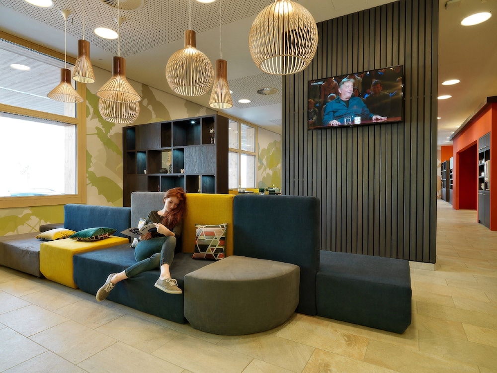 Hwest Hotel Hall 5/38