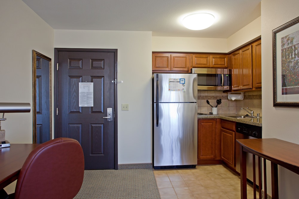 Staybridge Suites Palmdale 25/43