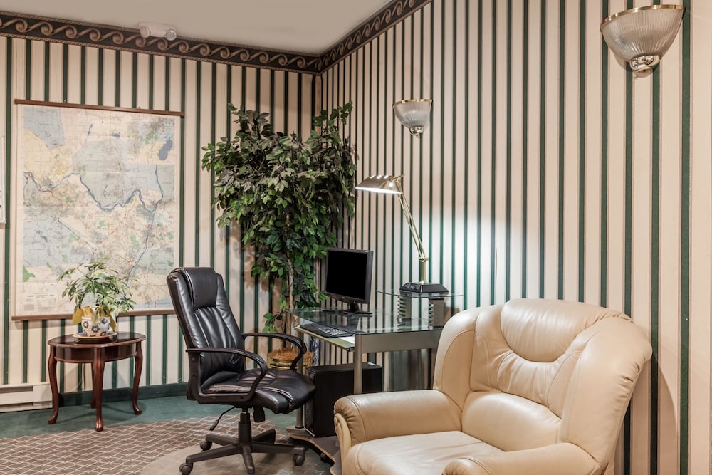Howard Johnson By Wyndham Albany 26/43