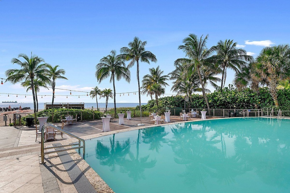 B Ocean Resort Fort Lauderdale 22/50