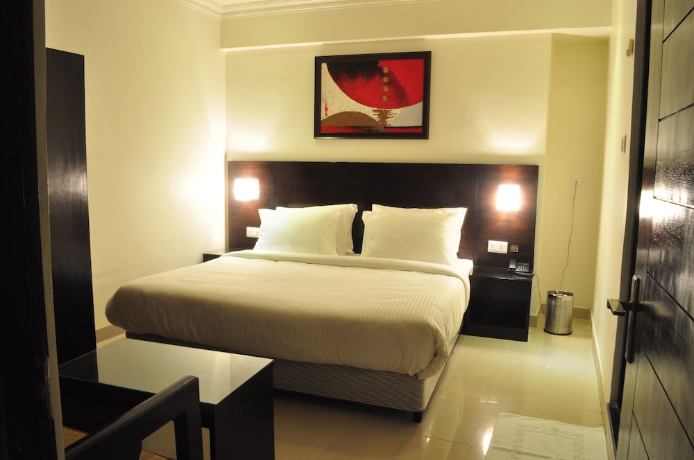 Anr Hotels 4/15