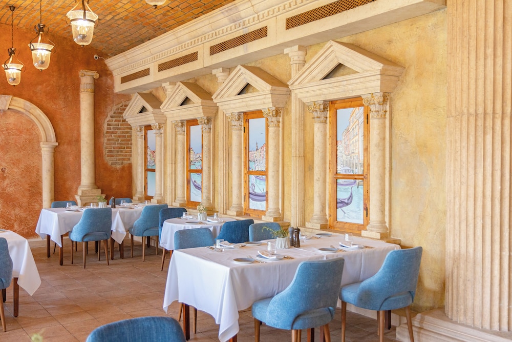 Al Habtoor Grand Hotel Beirut 37/50