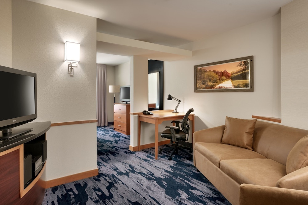 Fairfield Inn Suites Tallahassee Central 11/35