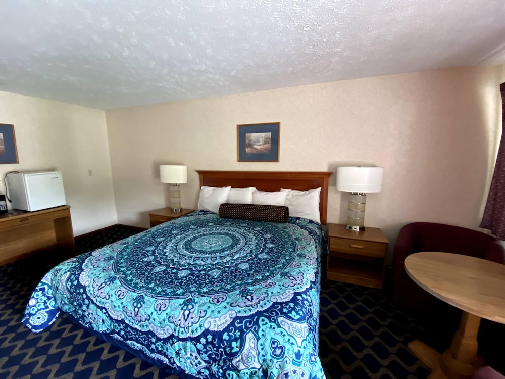 Economy Lodge 682 Main St Sturbridge 22/39