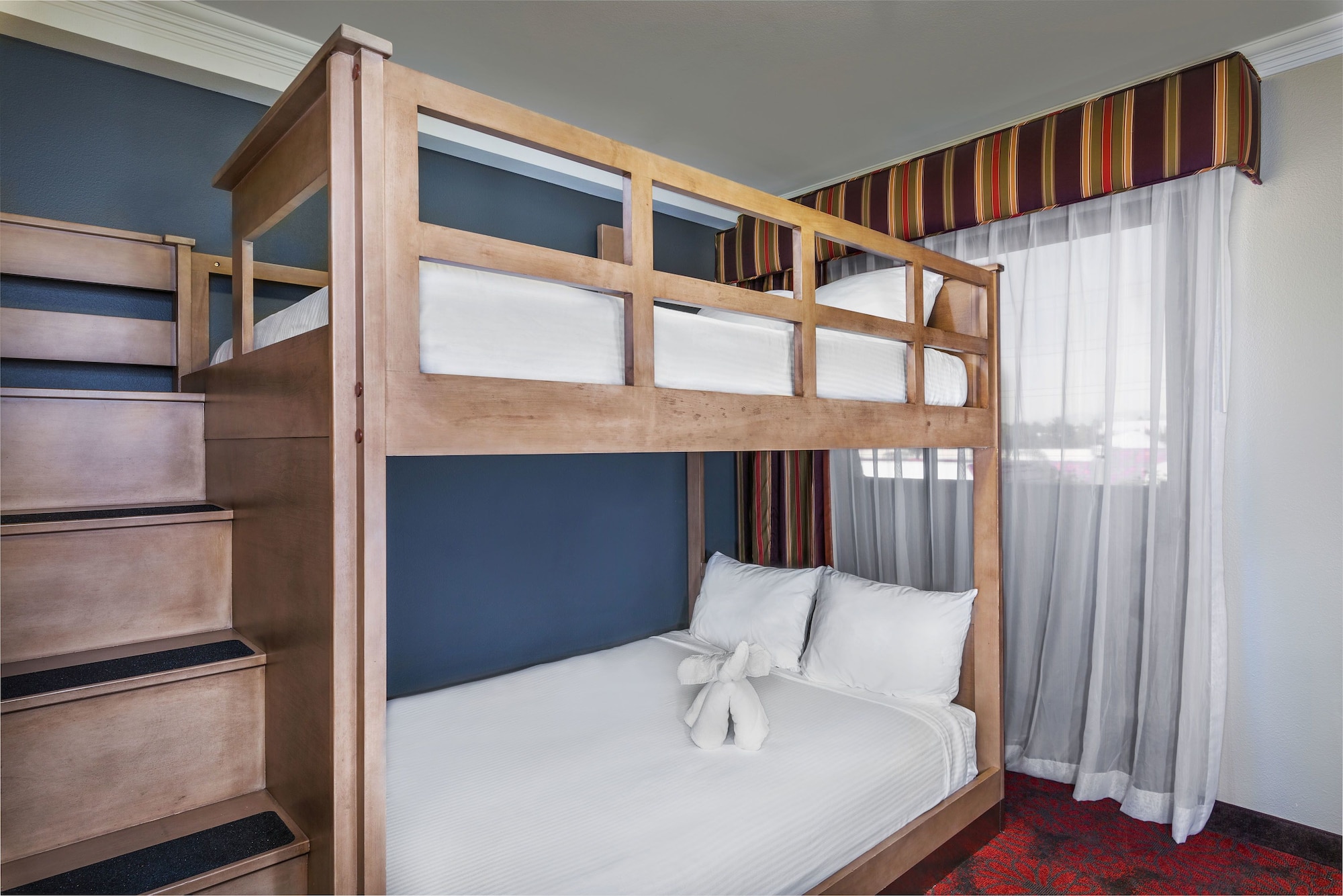 1 BEDROOM, SUITE, BUNK BEDS
