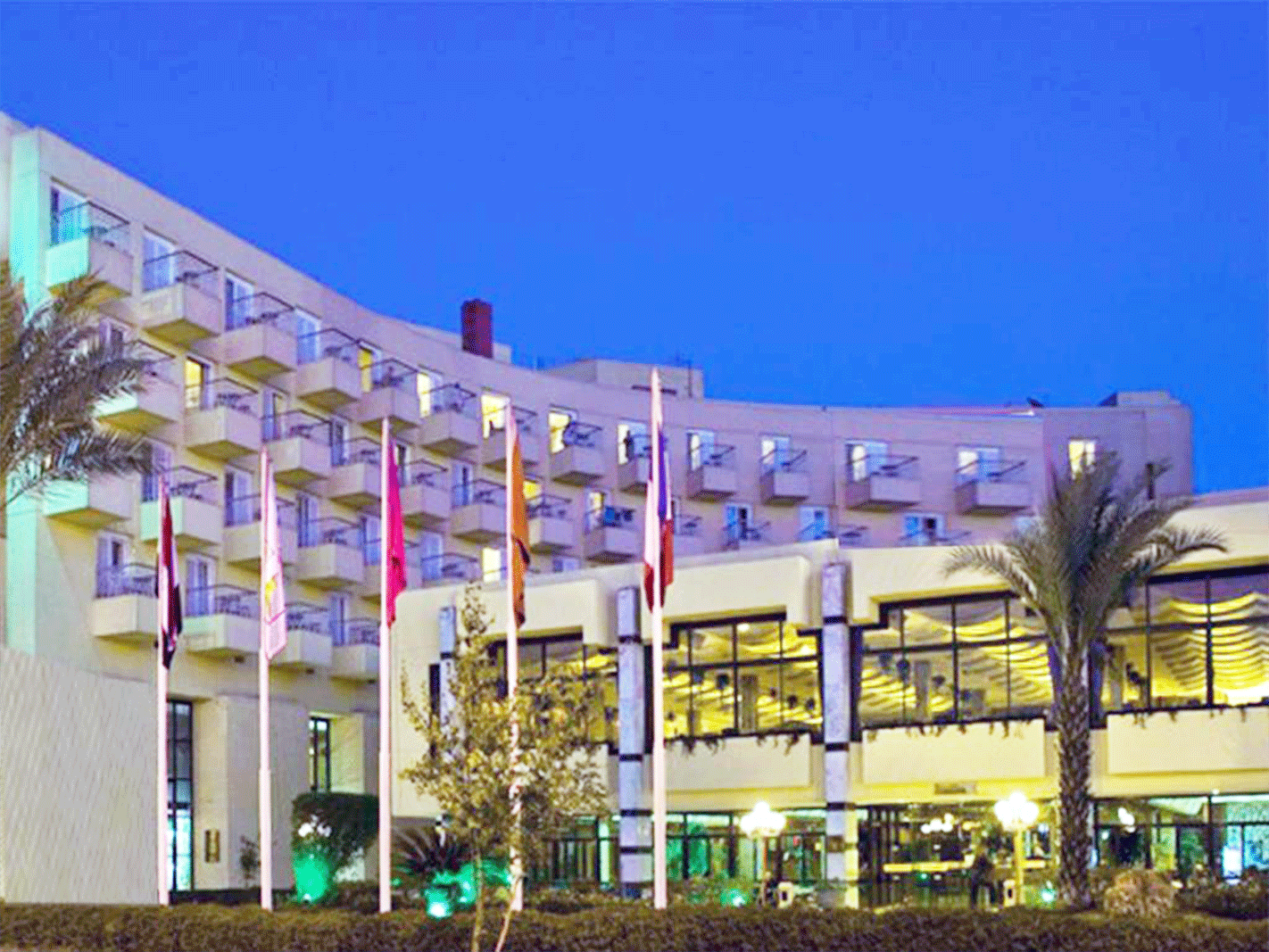 Aracan Eatabe Luxor Hotel