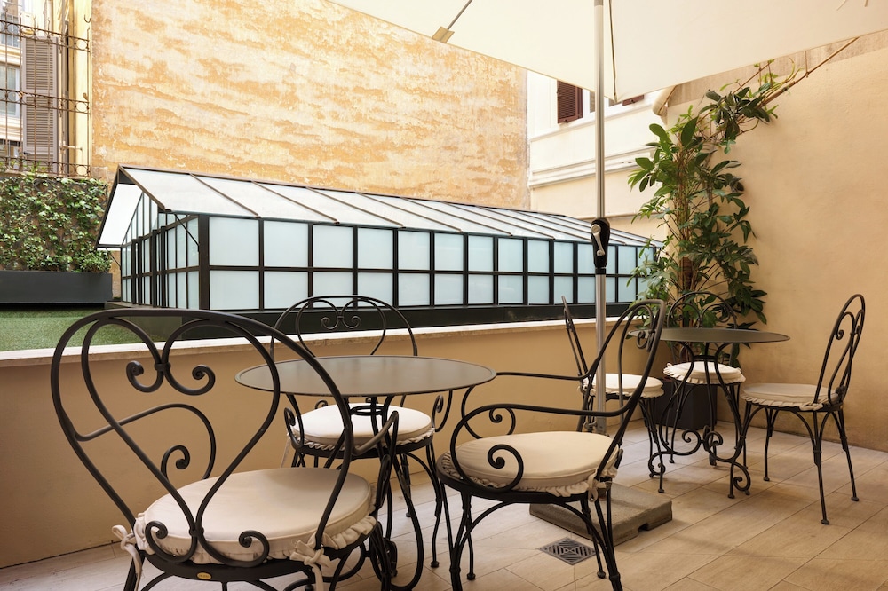 Terrace Pantheon Relais 61/71