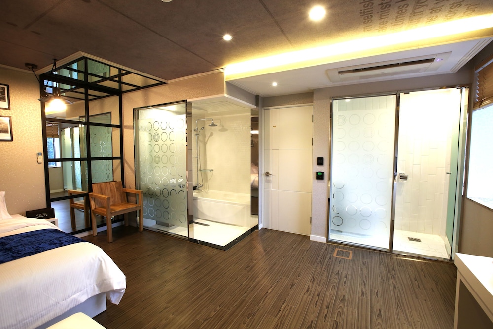 Jeju Lux Hotel 20/22