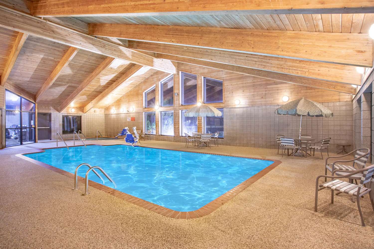 AmericInn by Wyndham Ankeny/Des Moines 27/38