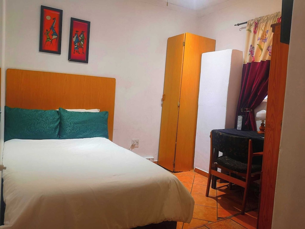غرفة بسرير مزدوج بحوض استحمام، Elsje's Country Inn 2/5