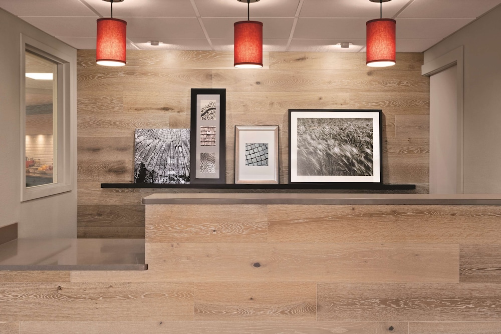 Country Inn & Suites by Radisson, Northfield, MN 2/25