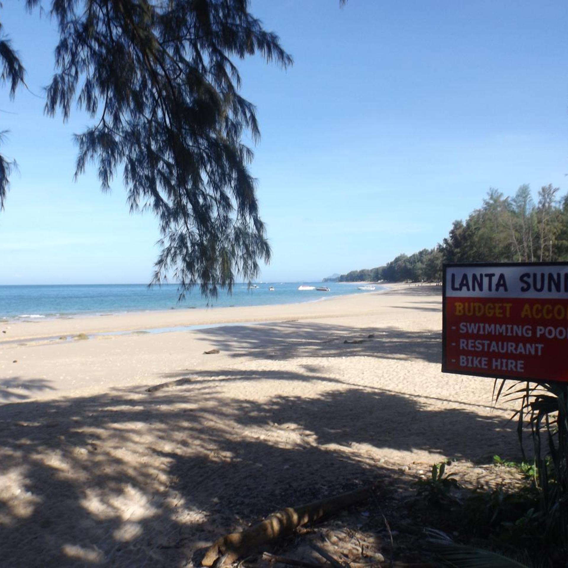 Lanta Long Beach Hostel 38/50