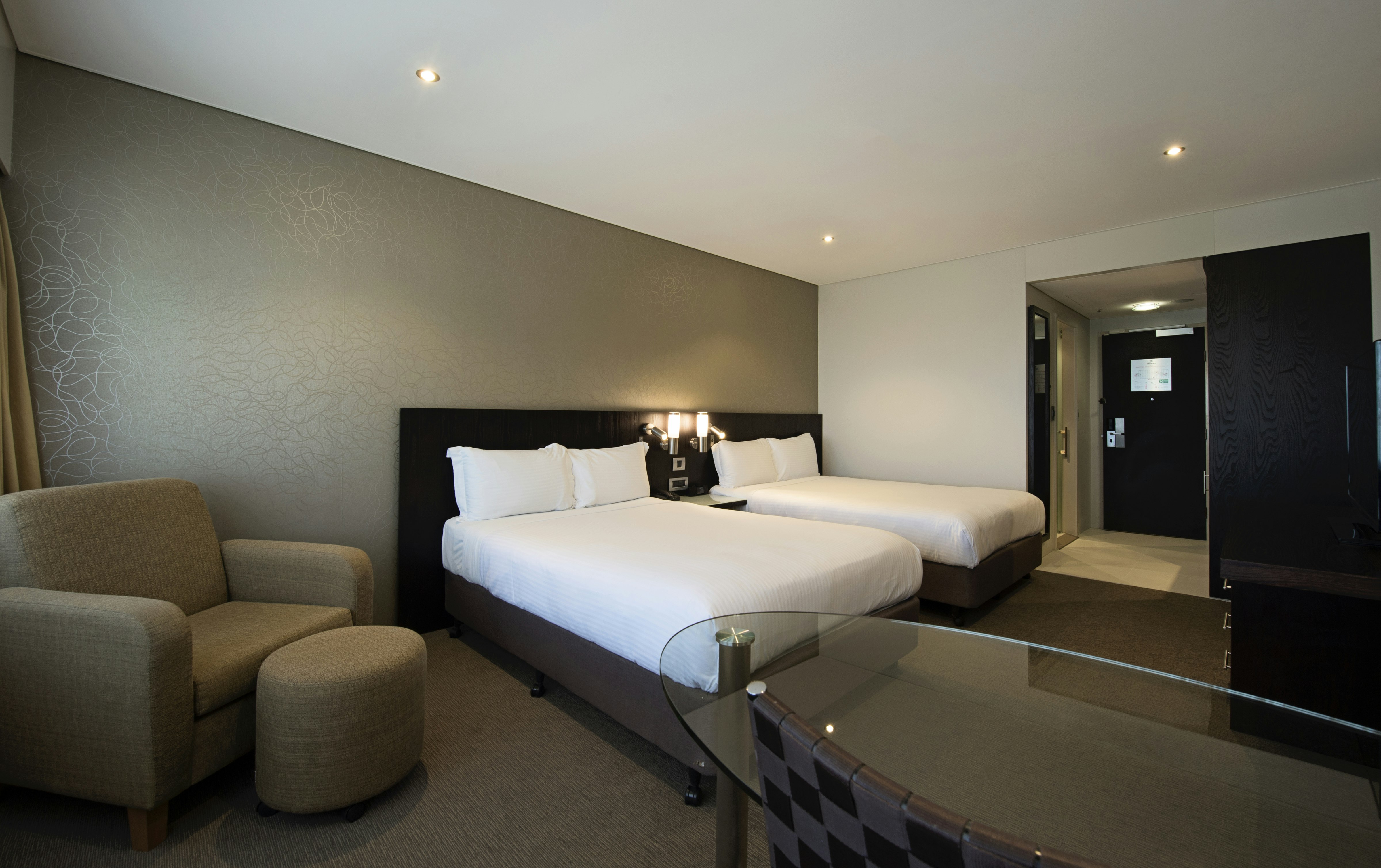 EXECUTIVE, 2 DOUBLE BEDS