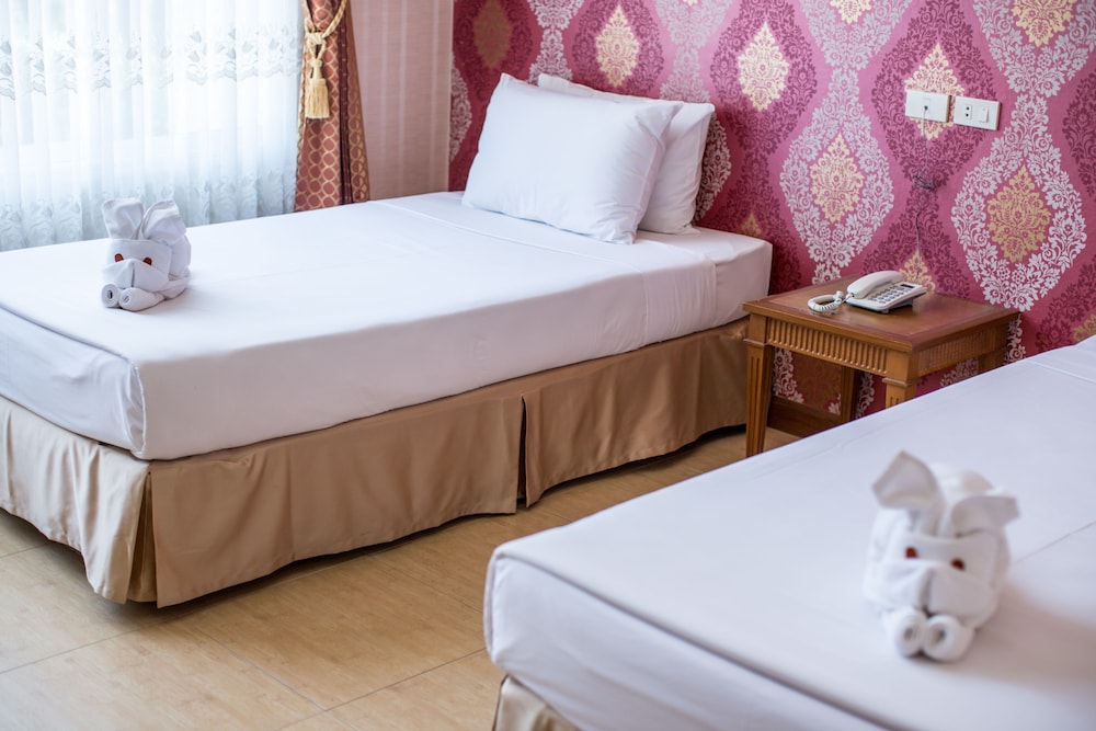 Juntra Resort And Hotel 24/54