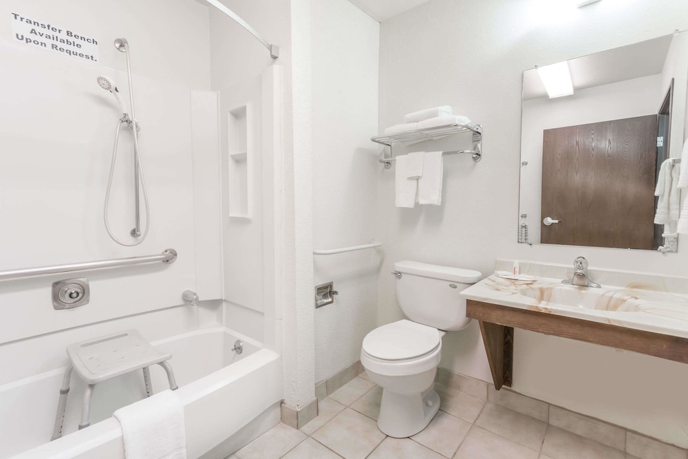 Super 8 by Wyndham Grand Junction Colorado 12/17
