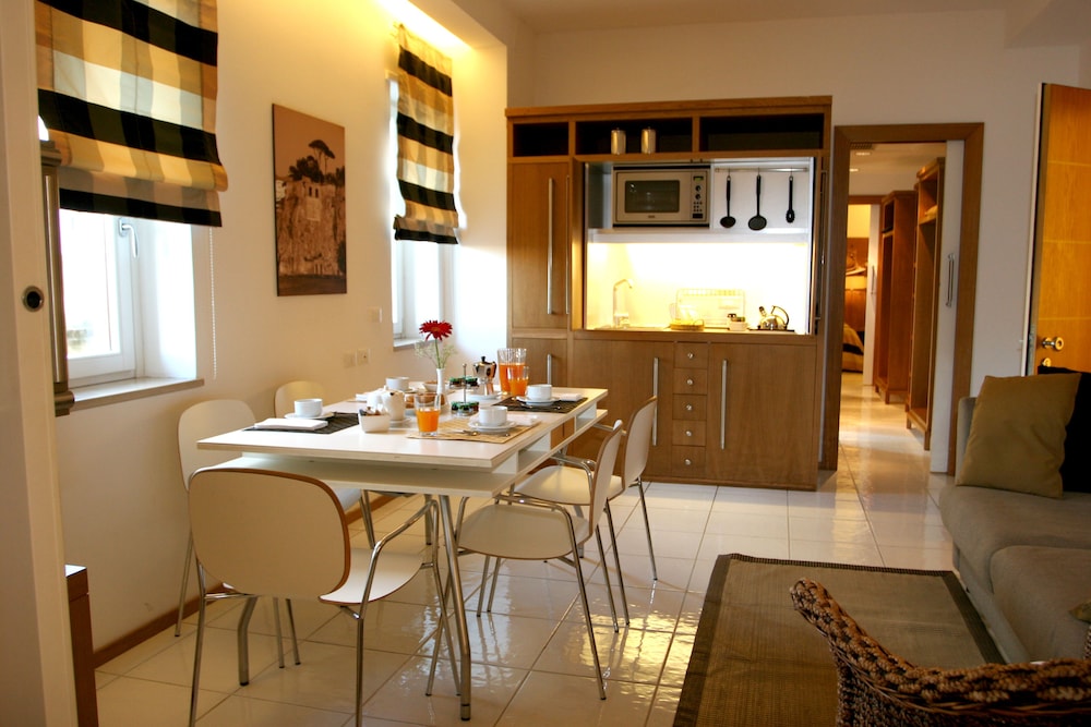Rota Suites 52/58
