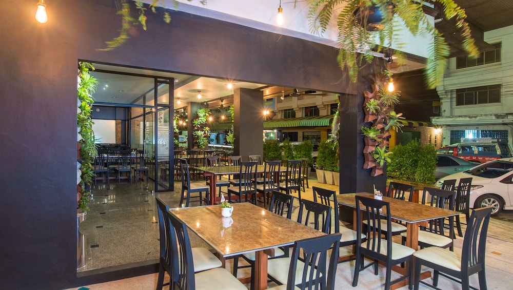 restaurant cafeteria