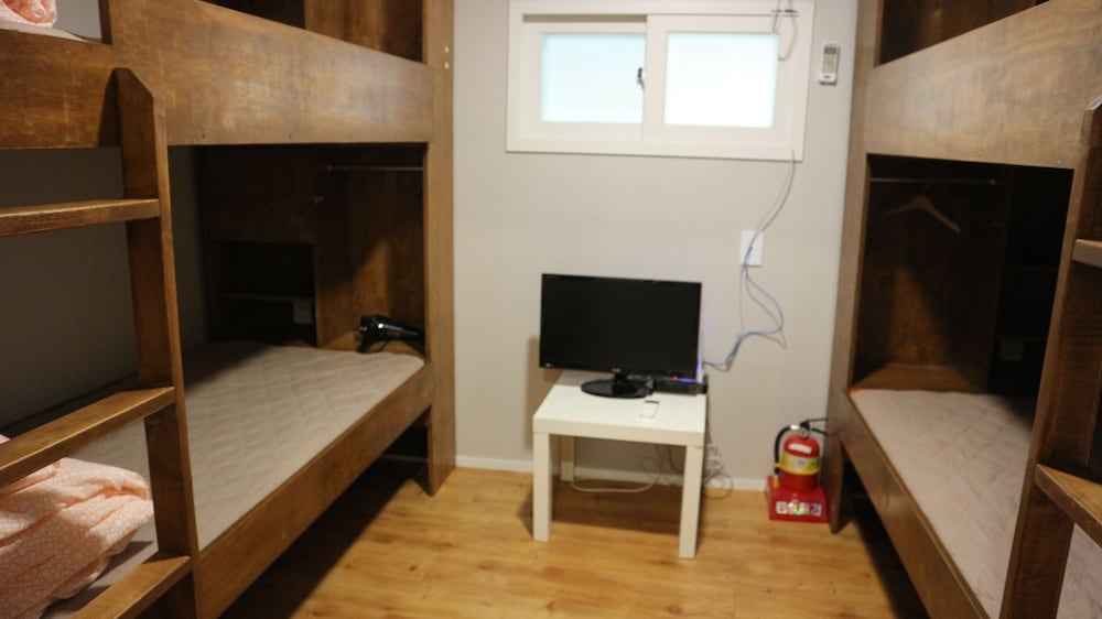 Zzzip Guest House 30/47