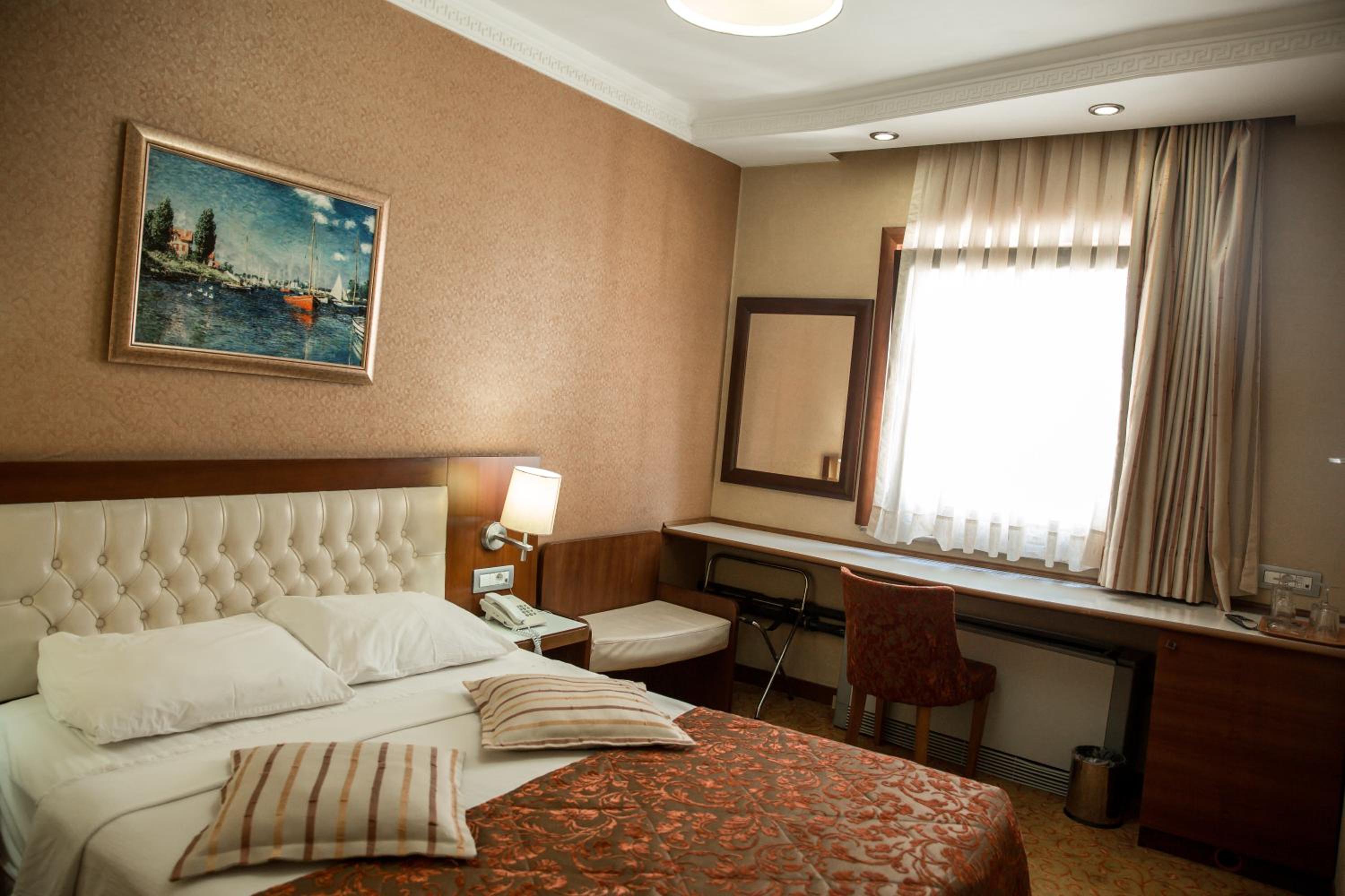 Standard, Double Bed
