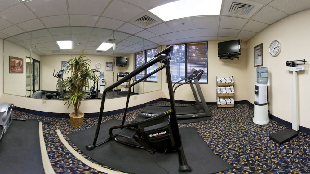 Holiday Inn Express and Suites Houston - Memorial Park Area 28/45