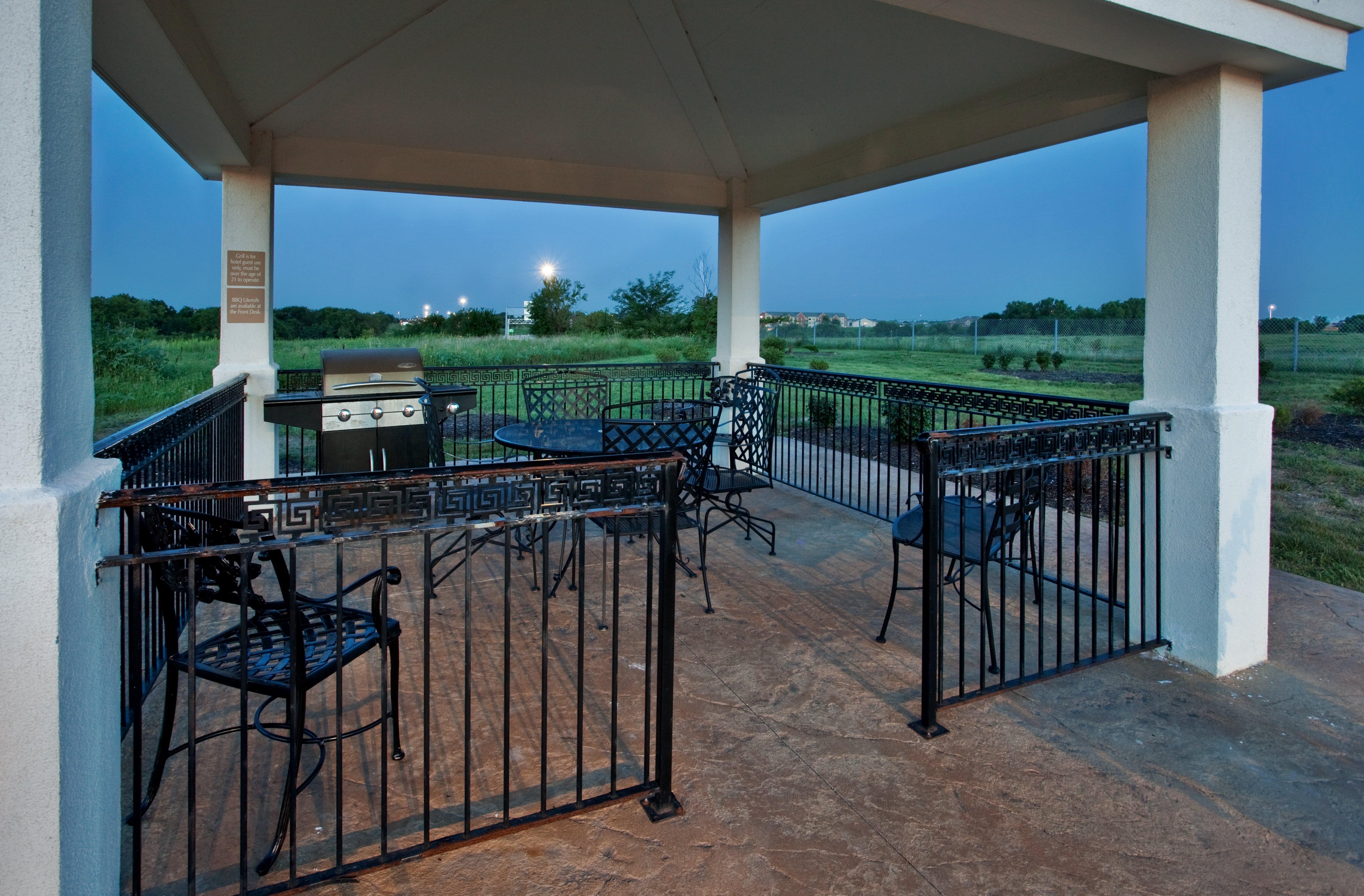 CANDLEWOOD SUITES OLATHE 44/56