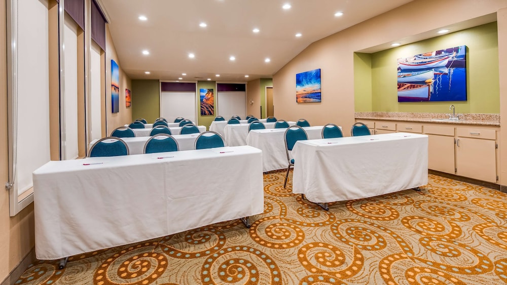 Best Western Plus Heritage Inn 35/40