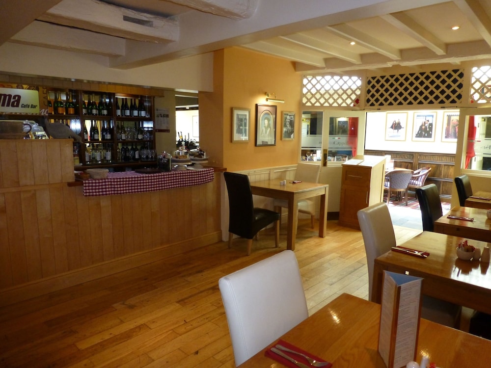Atherstone Red Lion 39/51
