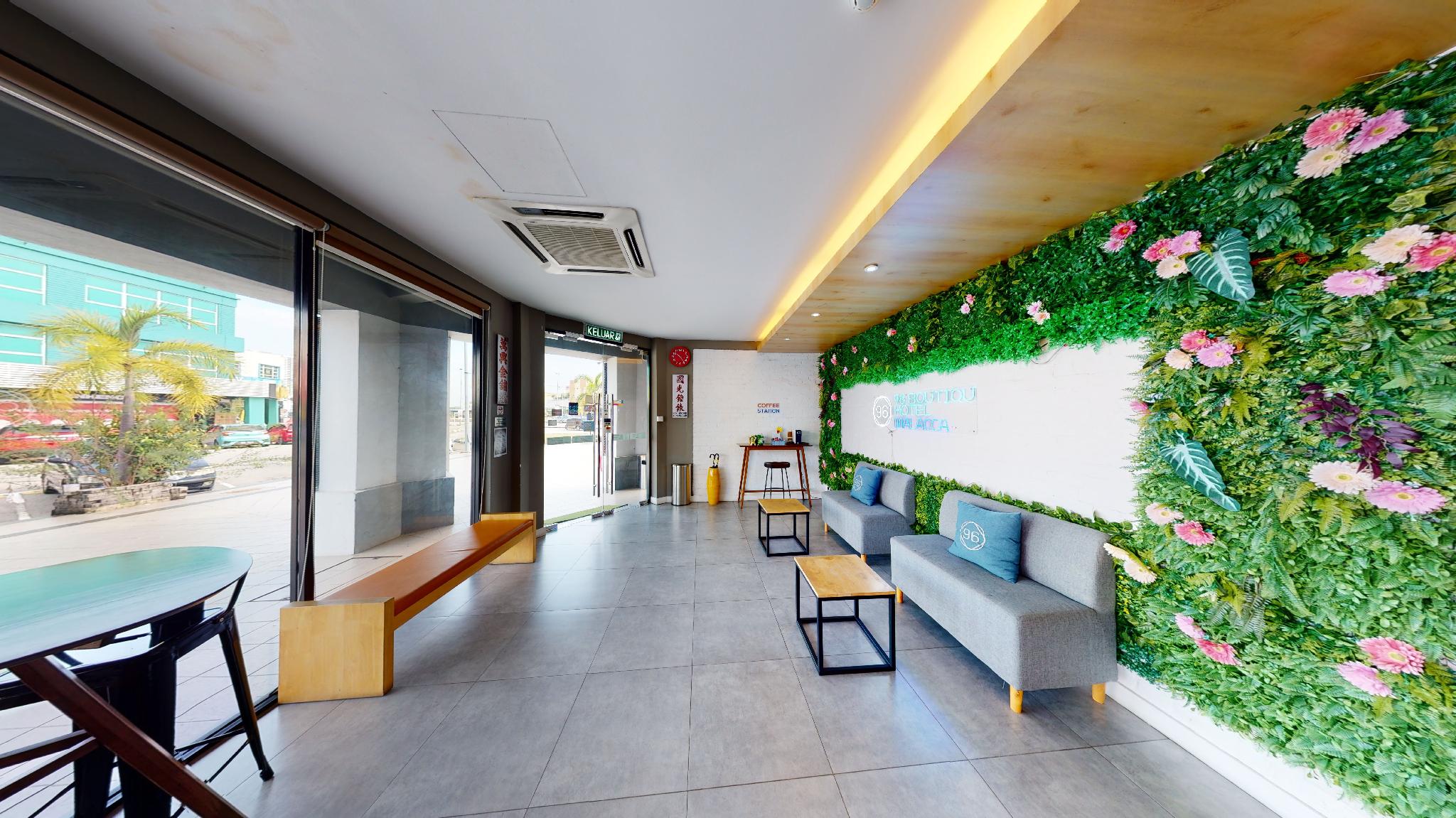 96 Boutique Hotel 32/38