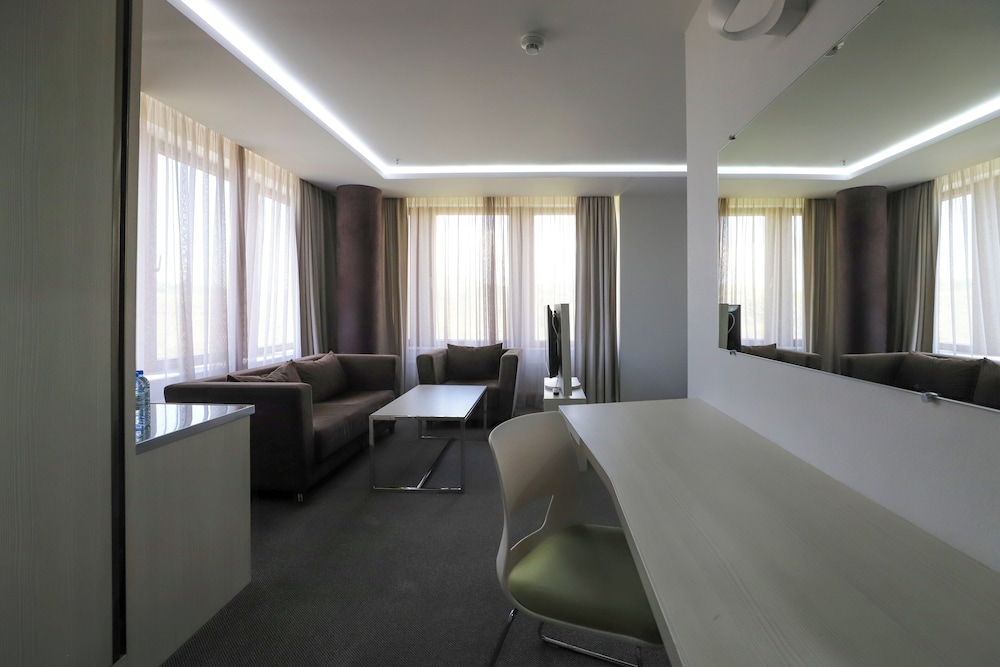 President Hotel 33/55