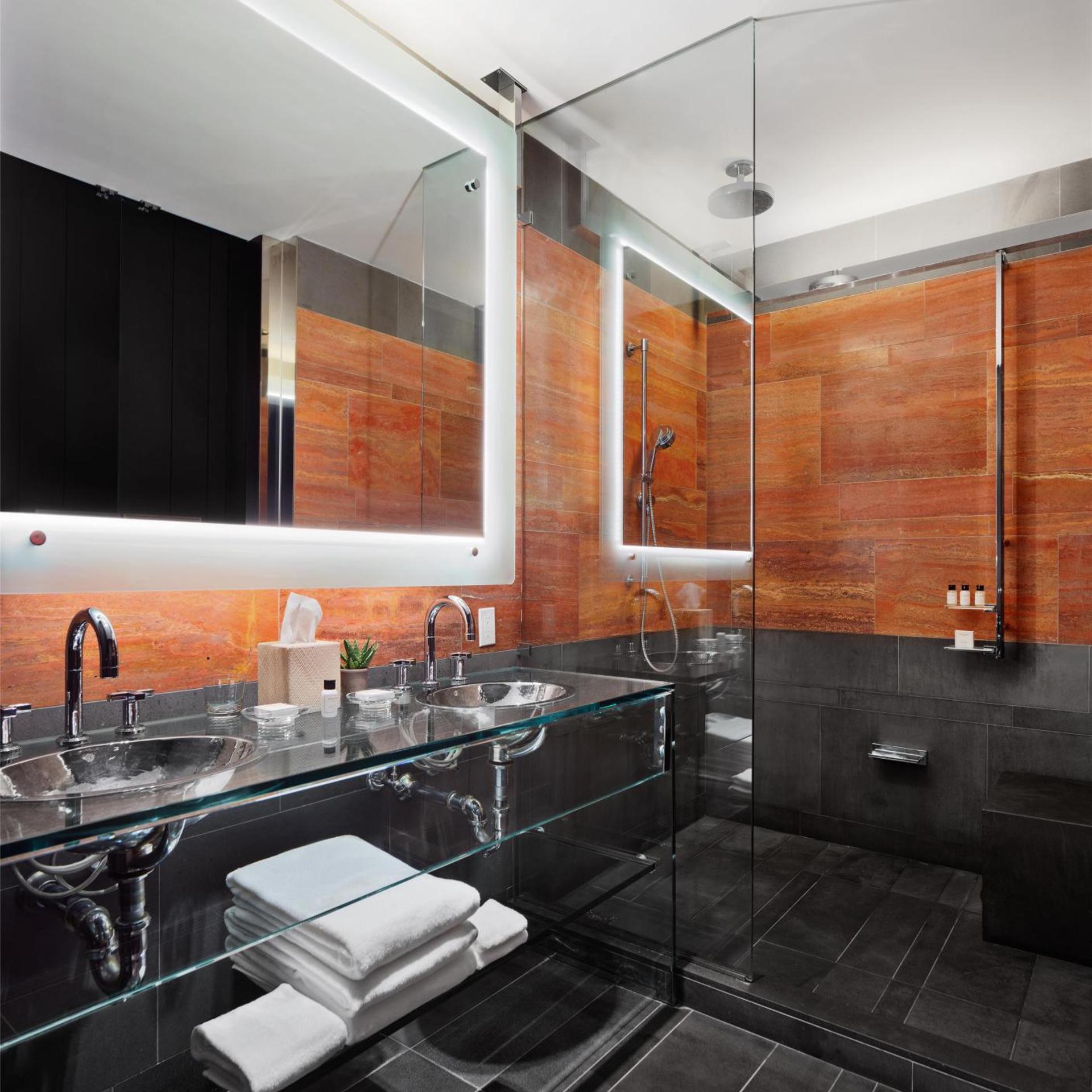 Suite, Street View