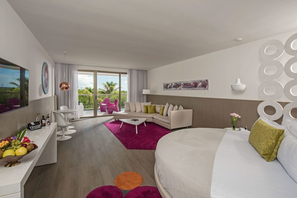 Platinum Yucatan Princess All Inclusive Suites & Spa Resort Adults Only 36/70