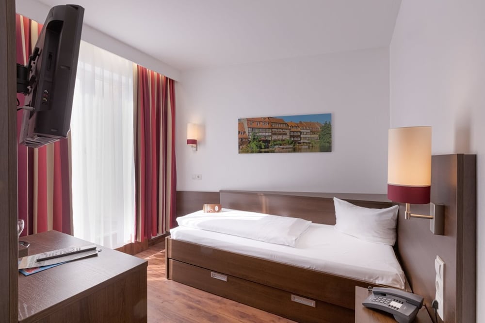 Hotel National 13/72