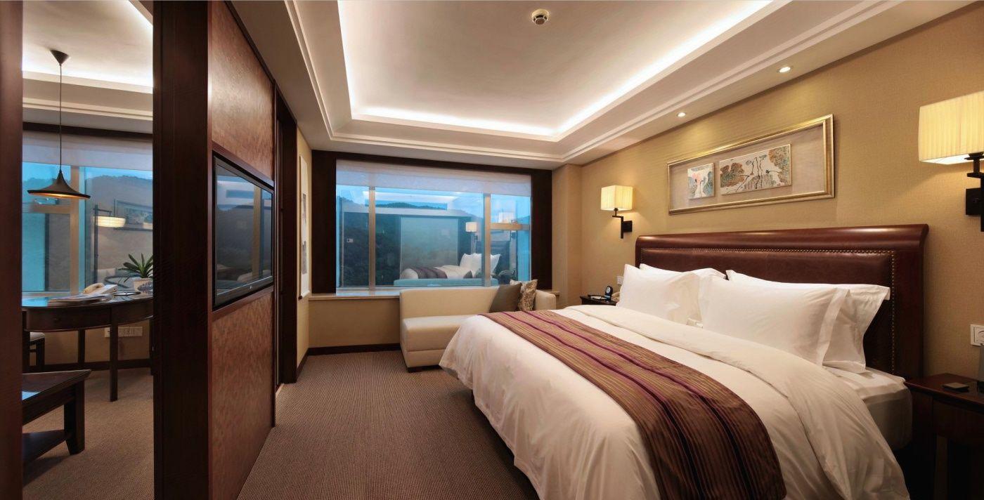 Superior, Suite