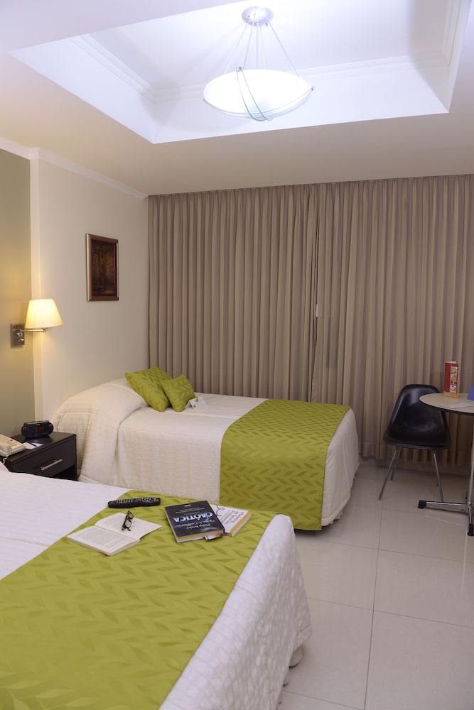 Ramada Hotel Guayaquil 9/45