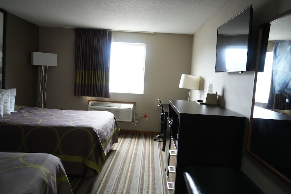 Standard, Single, 2 Queen Beds