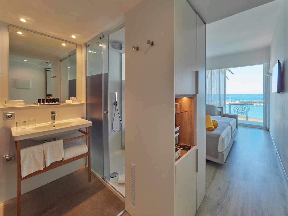 BQ Aguamarina Boutique Hotel 65/66