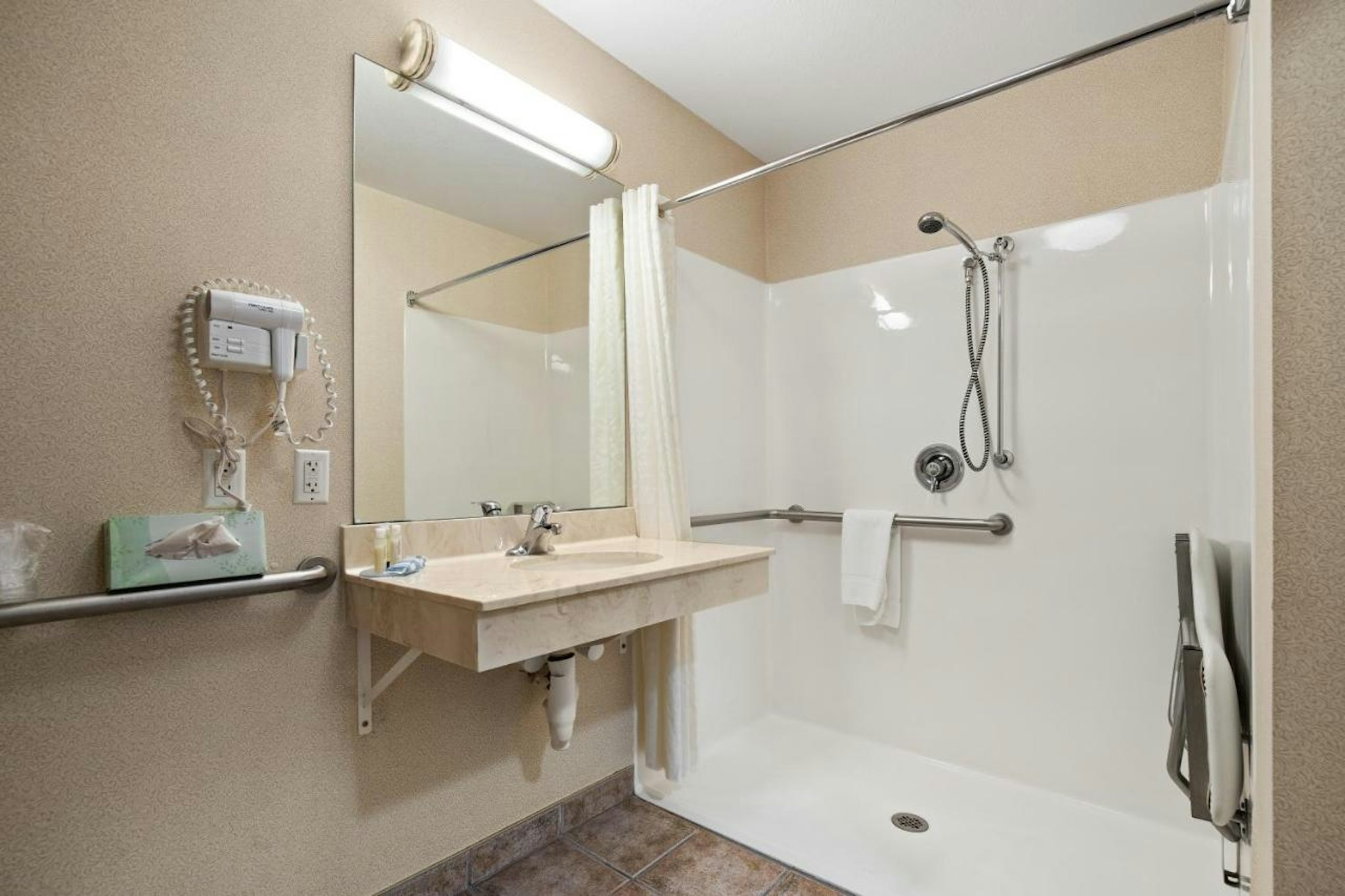 Usa Stay Hotel and Suites 45/48