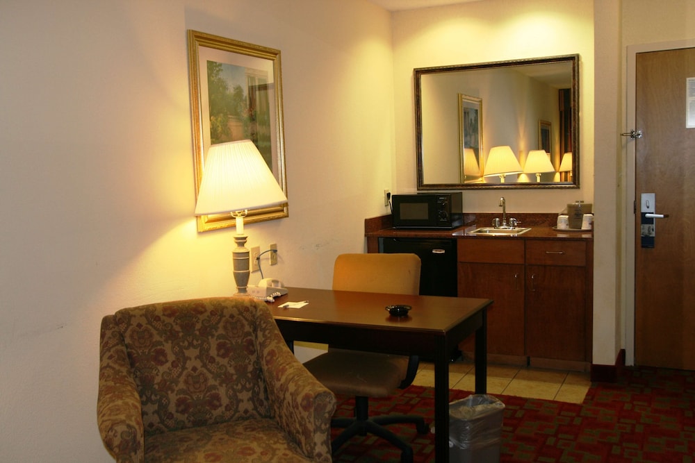 Hampton Inn Canton 39/56