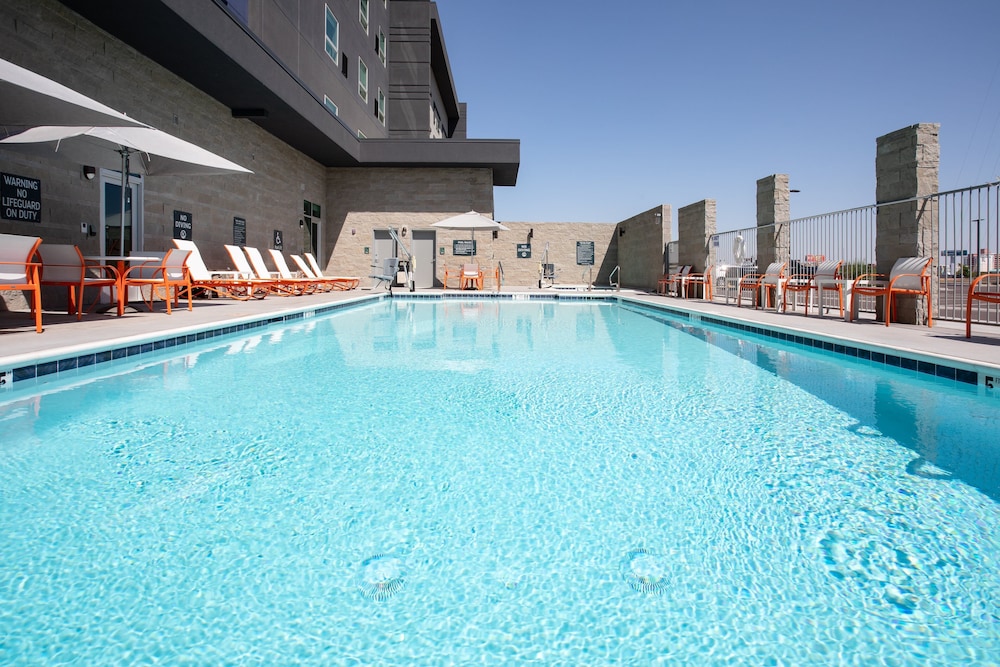 Holiday Inn Glendale - Stadium & Ent Dist 5/77