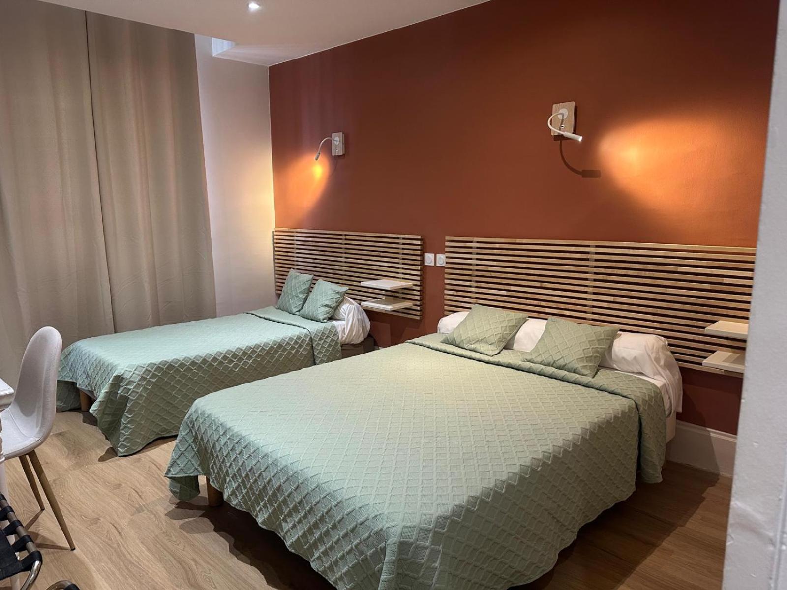 Hotel Azur 15/50