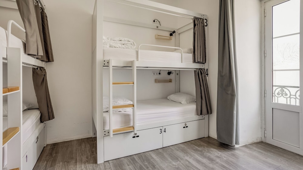 Hostellicious 60/61