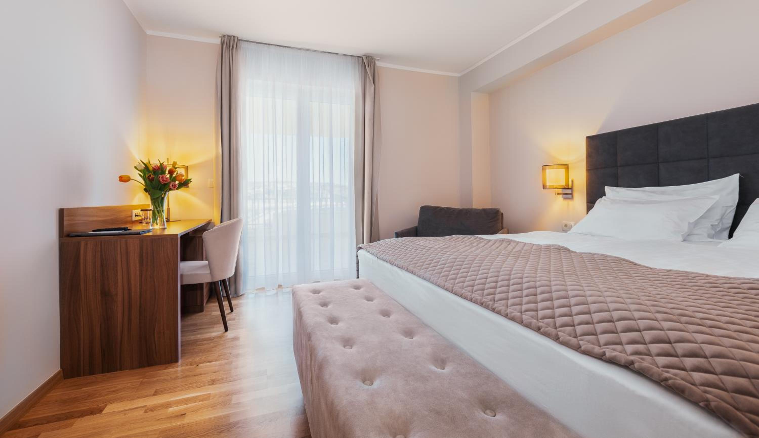 Superior, King Bed