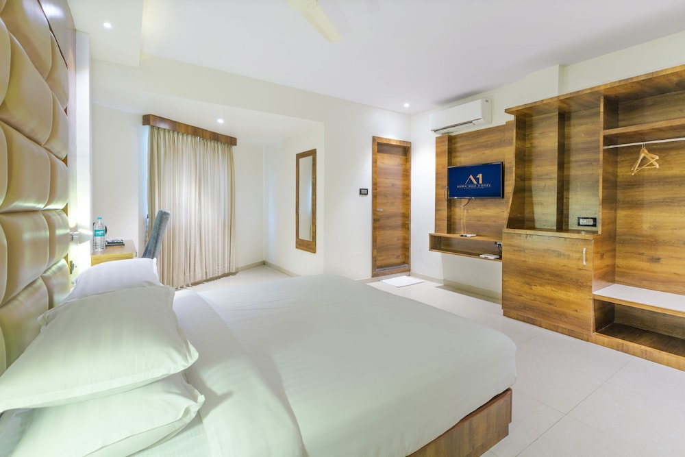 AURA ONE HOTEL 15/45