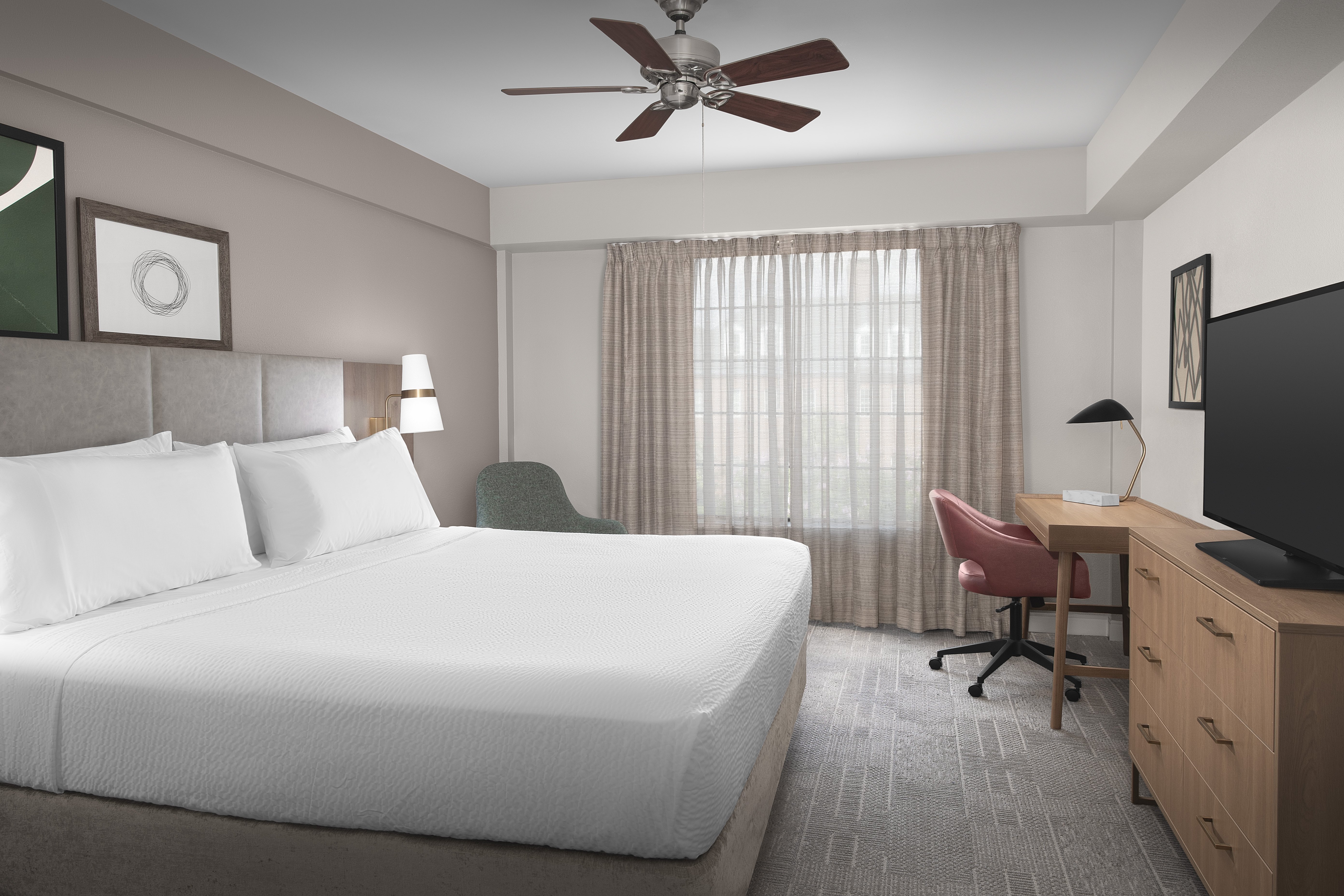 2 Bedrooms, Suite, 1 King and 2 Queen Beds