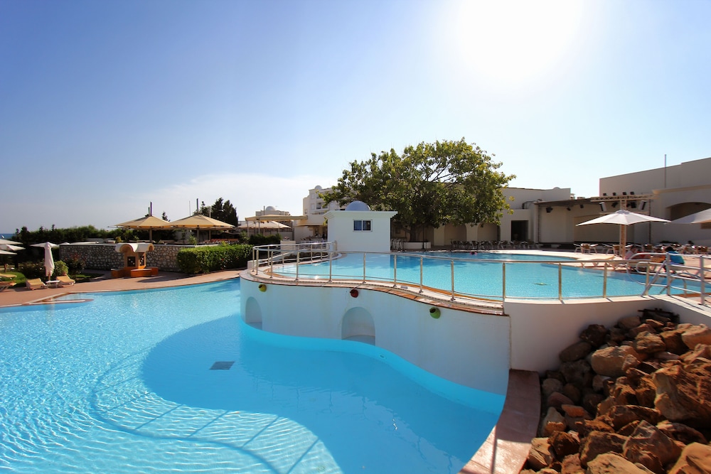Calimera Delfino Beach Resort and Spa 8/60