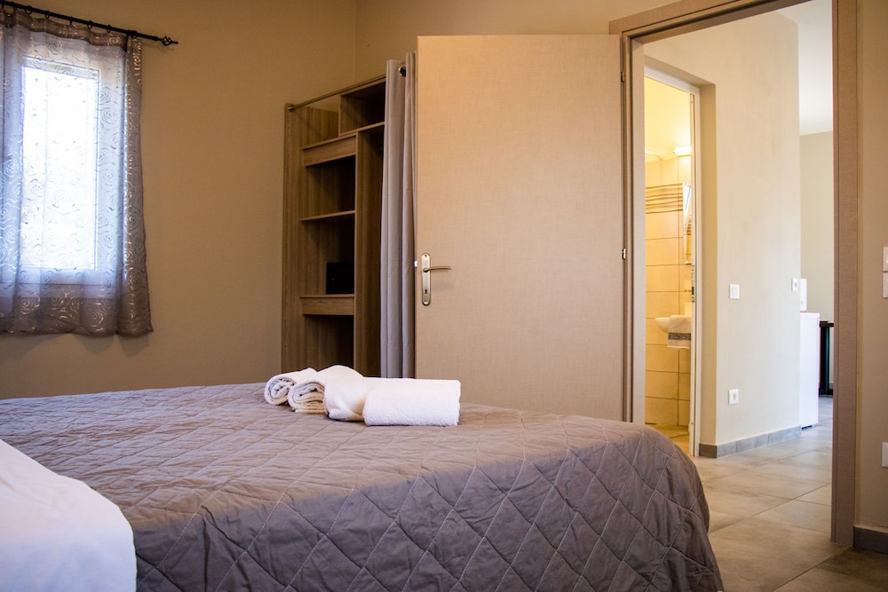 1 BEDROOM, VILLA