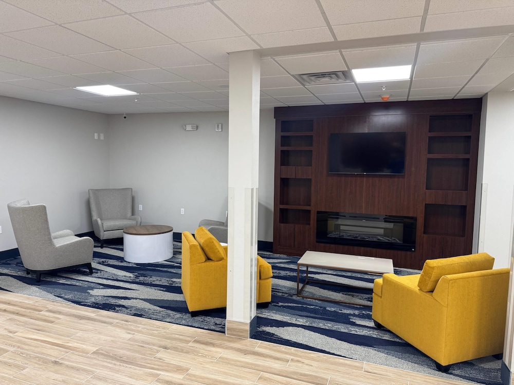 Comfort Inn & Suites Memphis Germantown 34/50