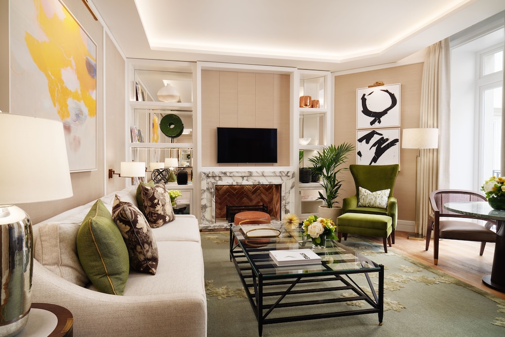 Corinthia Hotel London 57/81