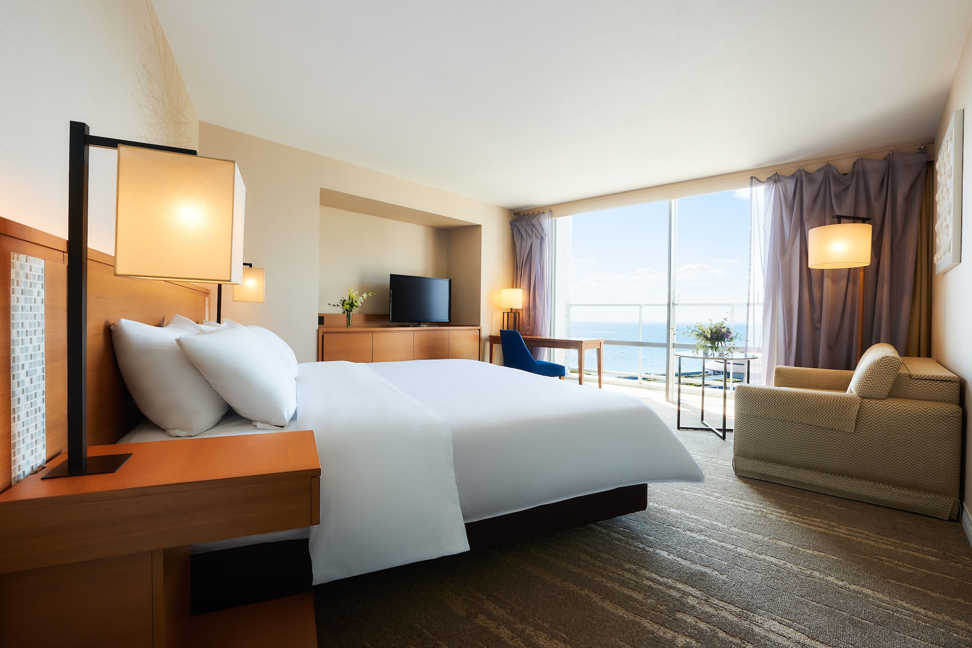 Superior, King Bed, Precious Floor