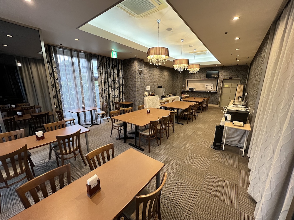 Royal Hotel Uohachi 43/53
